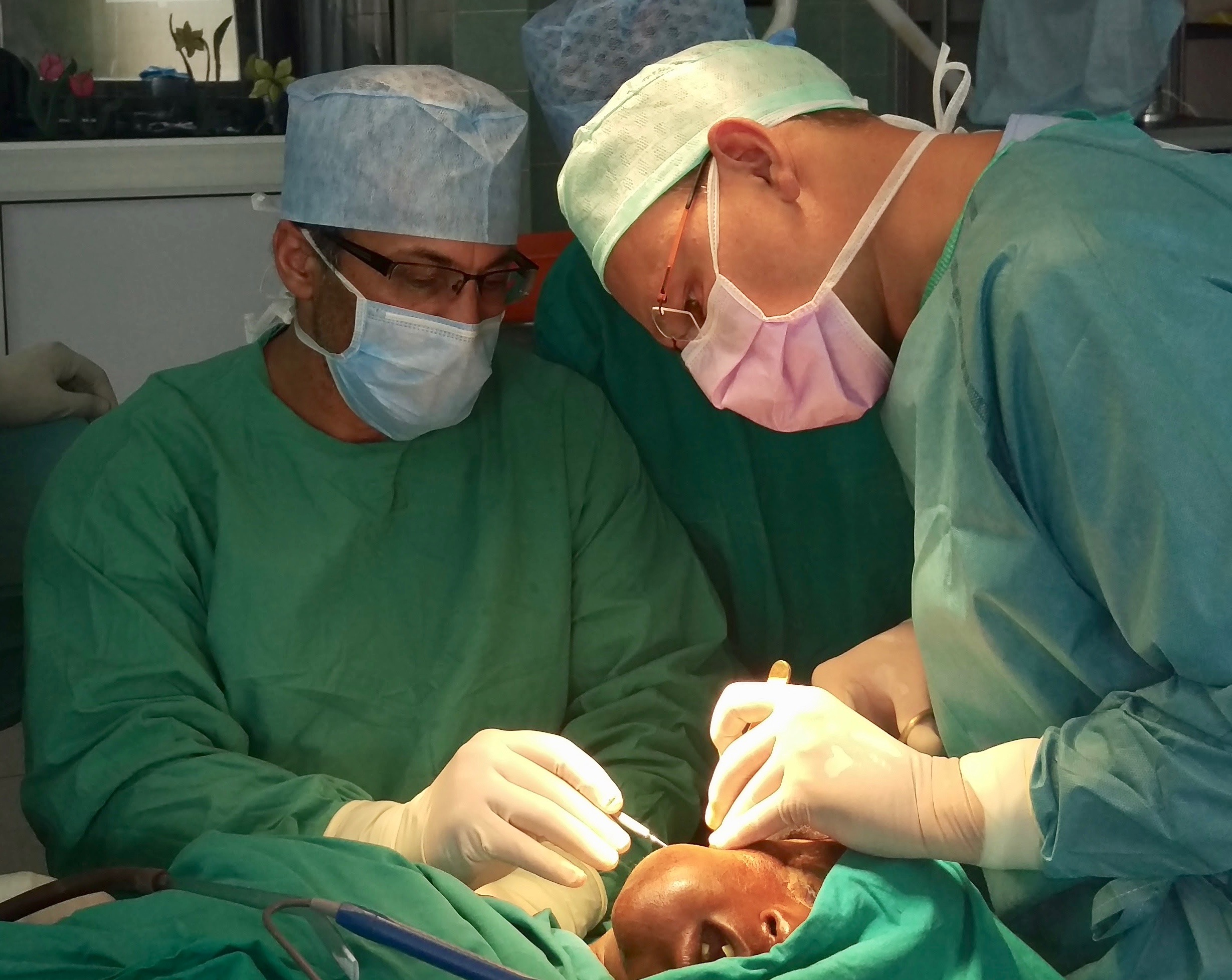 Dr Yousefpour chirurgie parotide Parotidéctomie Bruxelles